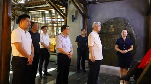 原國(guó)務(wù)院參事、國(guó)家制造強(qiáng)國(guó)建設(shè)戰(zhàn)略咨詢委員會(huì)委員張綱一行來集團(tuán)白沙溪茶廠考察調(diào)研