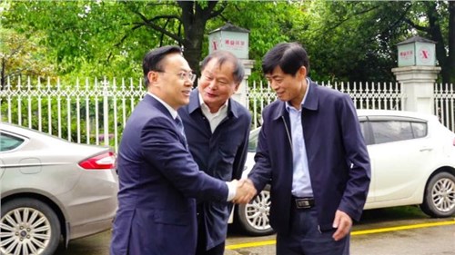 湖南師范大學(xué)校長(zhǎng)劉仲華院士、副校長(zhǎng)唐賢清一行蒞臨集團(tuán)益陽(yáng)茶廠調(diào)研指導(dǎo)